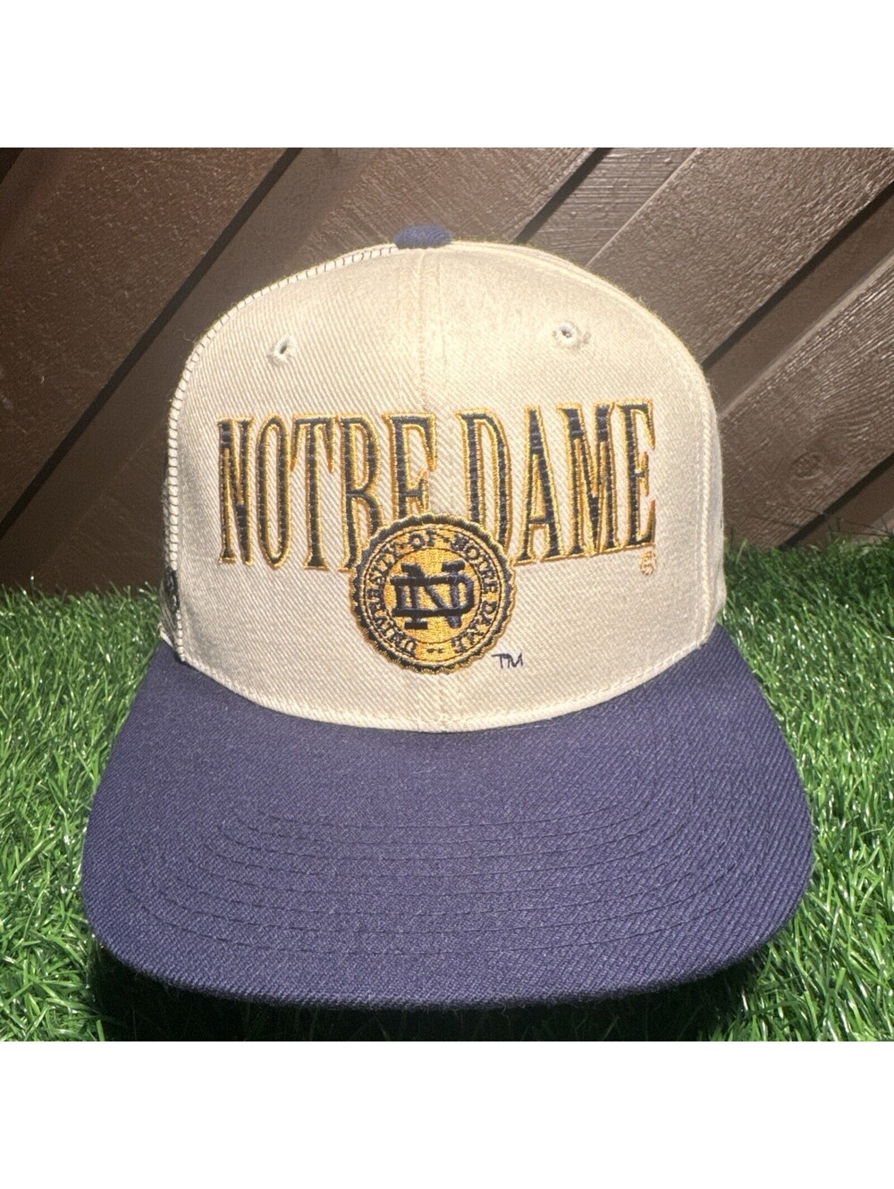 VTG NWOT Sports Specialties Notre Dame Fighting Irish Laser Stitch Snapback Hat
